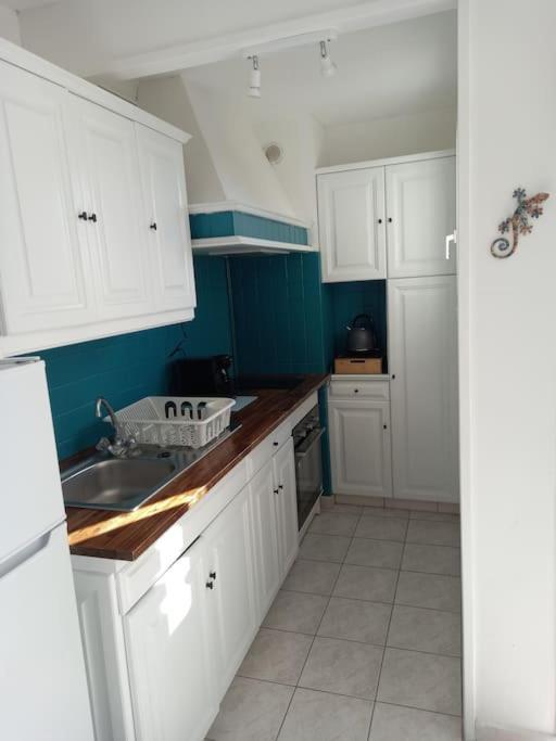 2/4 Pers Proche Centre Avec Balcon, Parking * Narbona