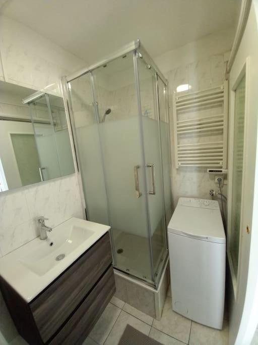 Apartamento 2/4 Pers Proche Centre Avec Balcon, Parking Narbona